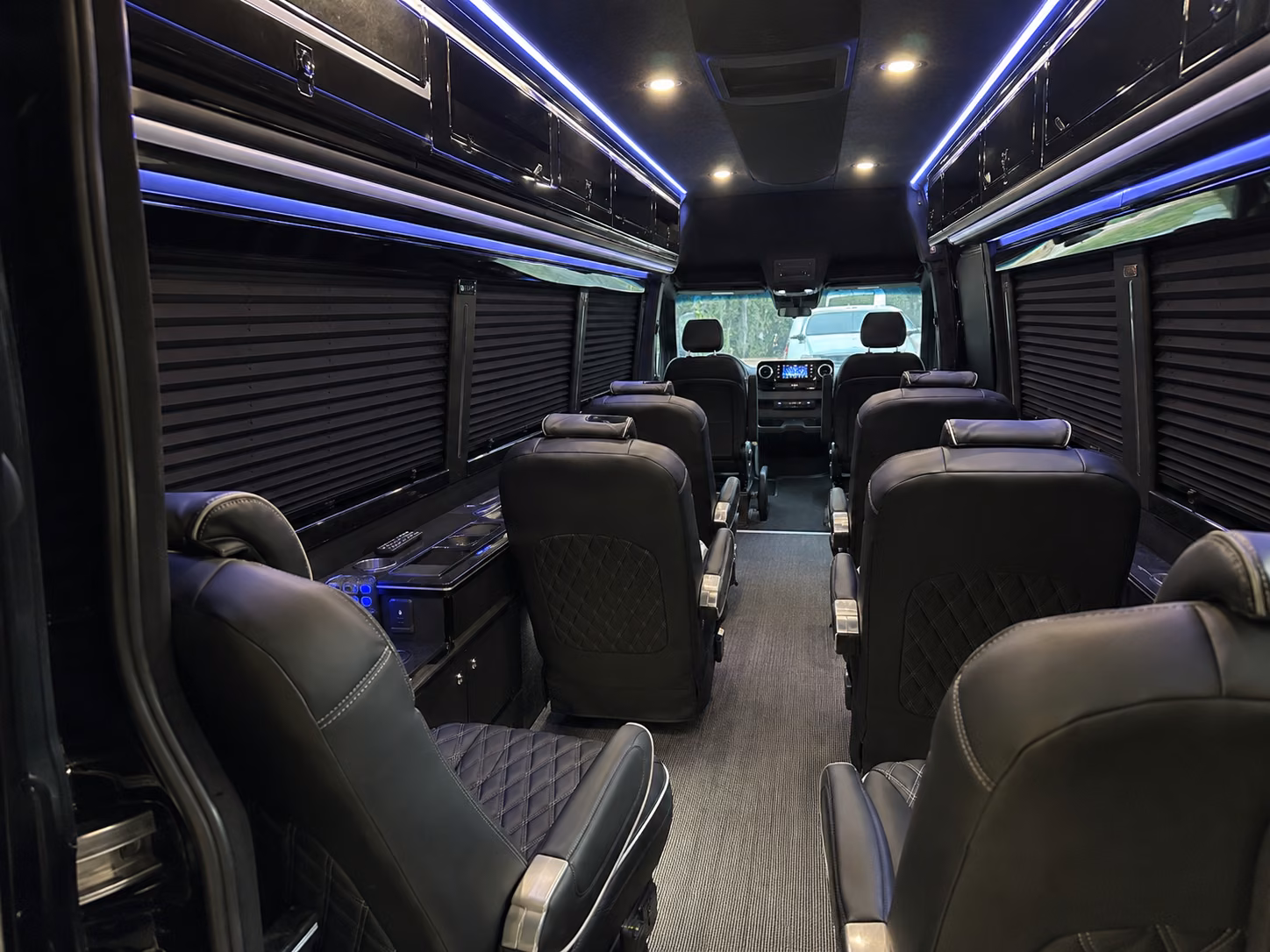 find the perfect transportation for your next airport transfer 3