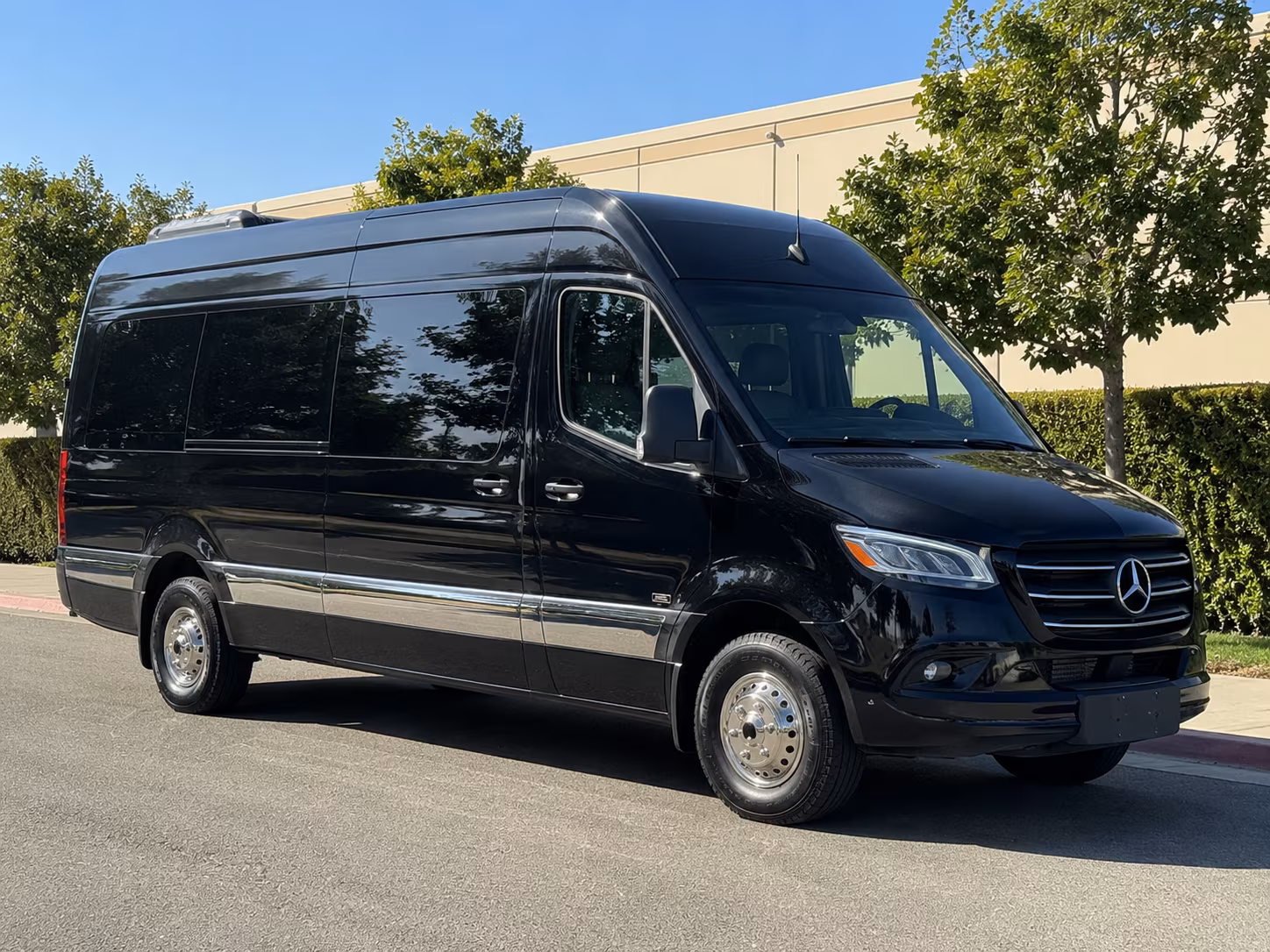 victorville 10 passenger sprinter van